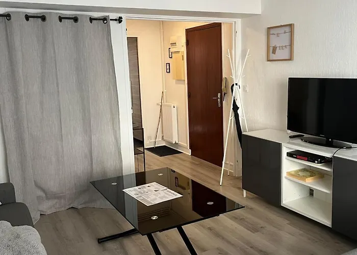 Le Nid Des Thermes , Parking Апартаменты Виши